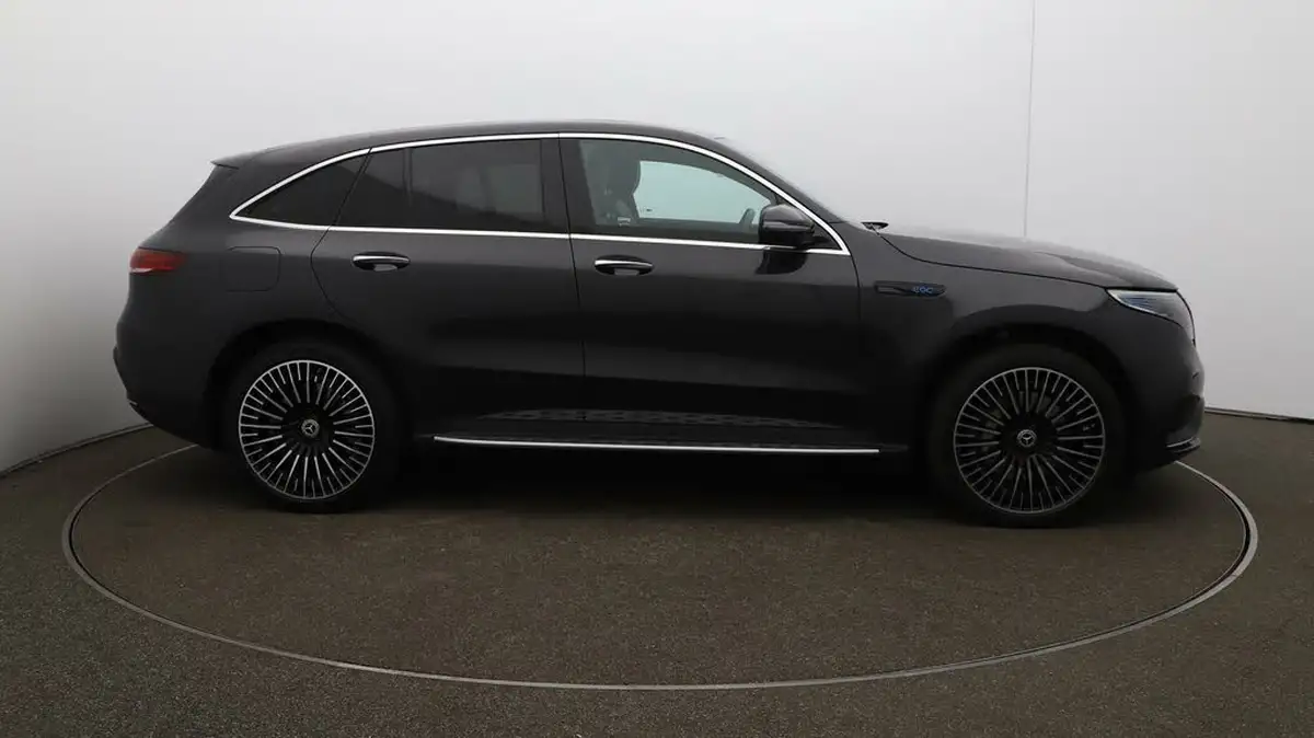 2022-mercedes-benz-eqc-e-eqc-400-amg-line-premium-big-44