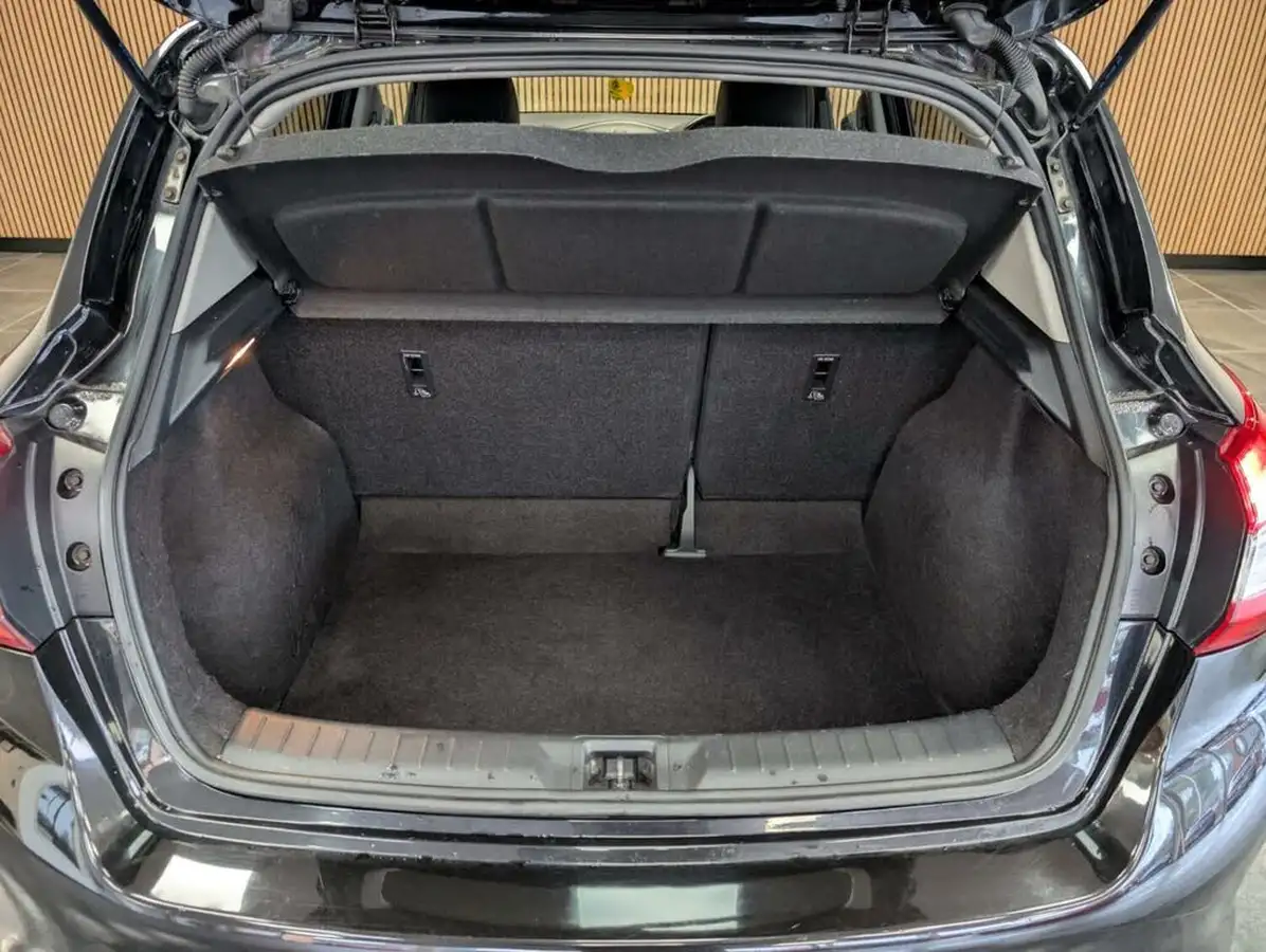 2014-nissan-pulsar-15dci-tekna-big-41