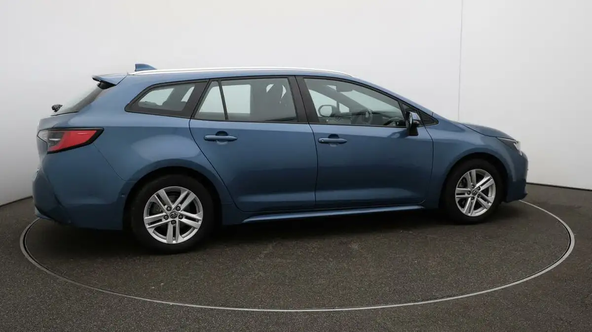 2022-toyota-corolla-18-vvt-i-icon-tech-spare-wheel-touring-sports-5d-big-49