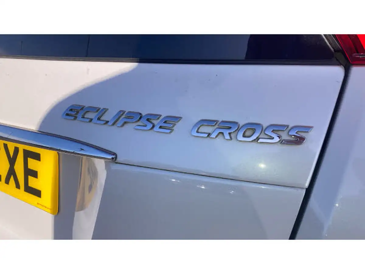 2020-mitsubishi-eclipse-cross-15-black-big-29