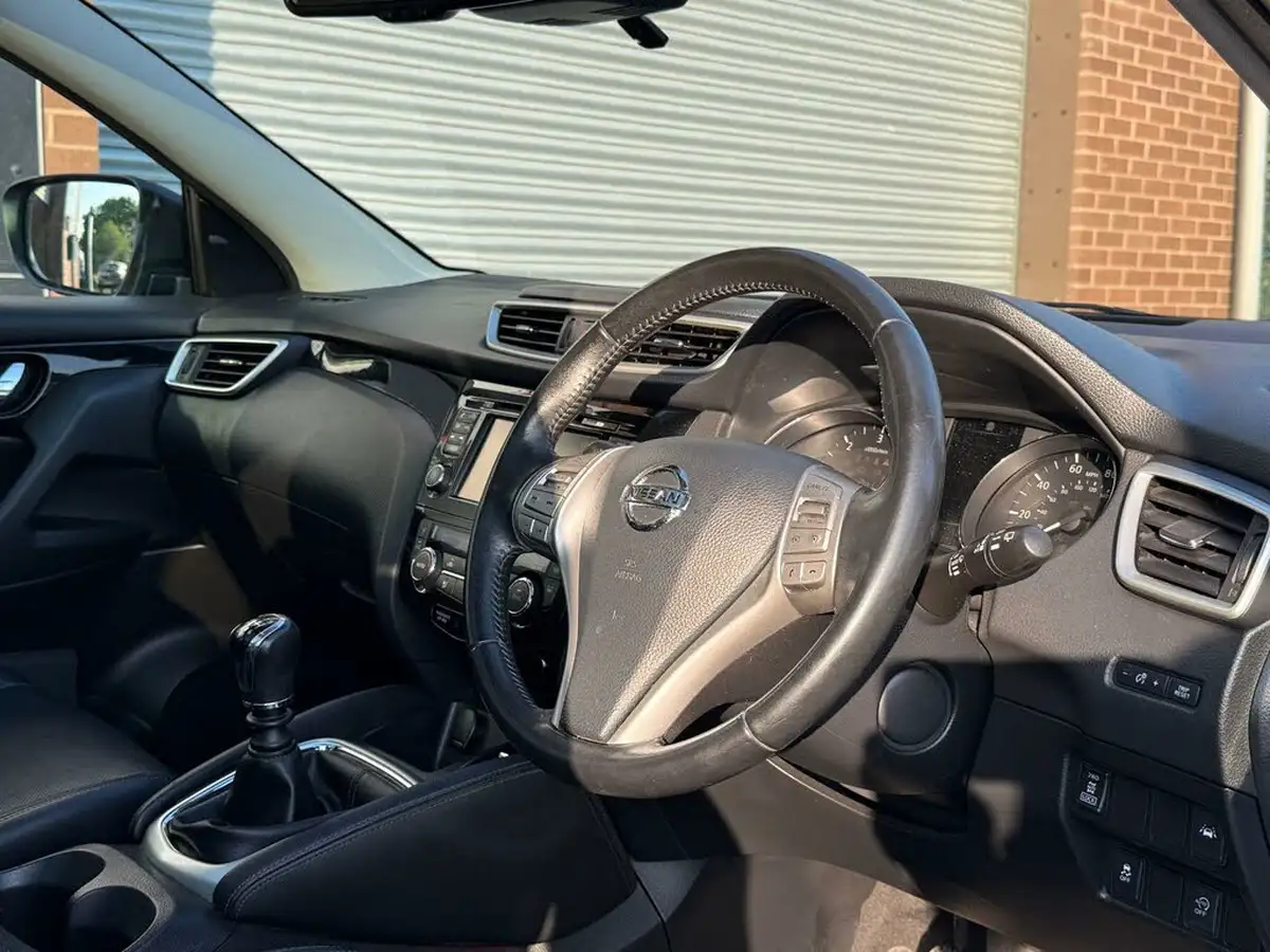 2016-nissan-qashqai-16dci-tekna-4x4-big-43
