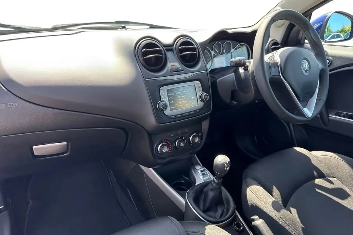 2018-alfa-romeo-mito-09-big-13