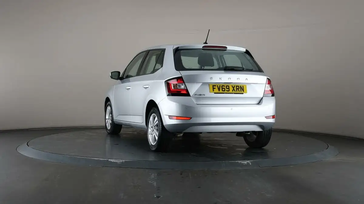 2019-skoda-fabia-10-mpi-se-60ps-hatchback-big-54