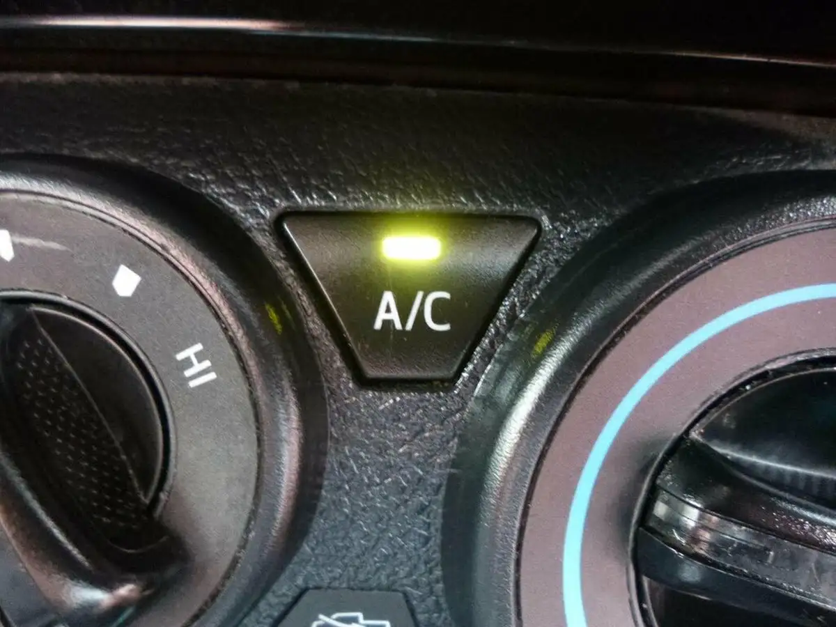 2021-toyota-hi-lux-24d-4d-icon-150hpeu6dt-e-auto-big-46