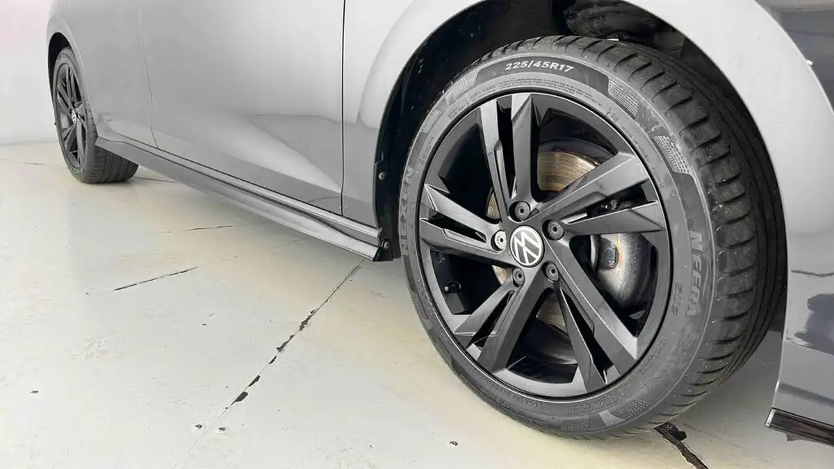 2022-volkswagen-golf-15-tsi-r-line-130ps-hatchback-big-25