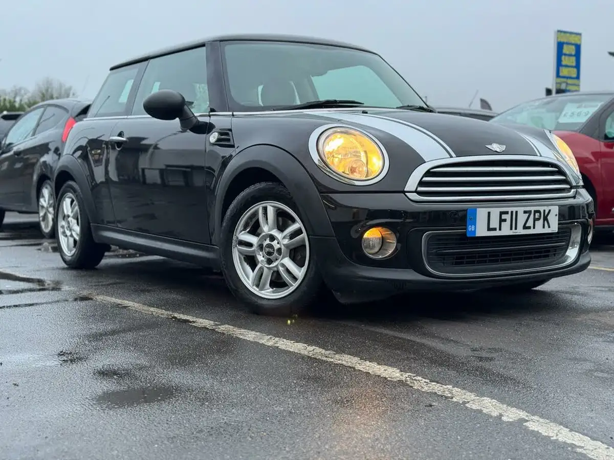 2011-mini-cooper-16-one-98bhp-hatchback-3d-big-41