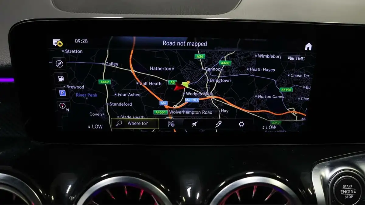 2023-mercedes-benz-glb-class-13-glb200-amg-line-premium-big-10