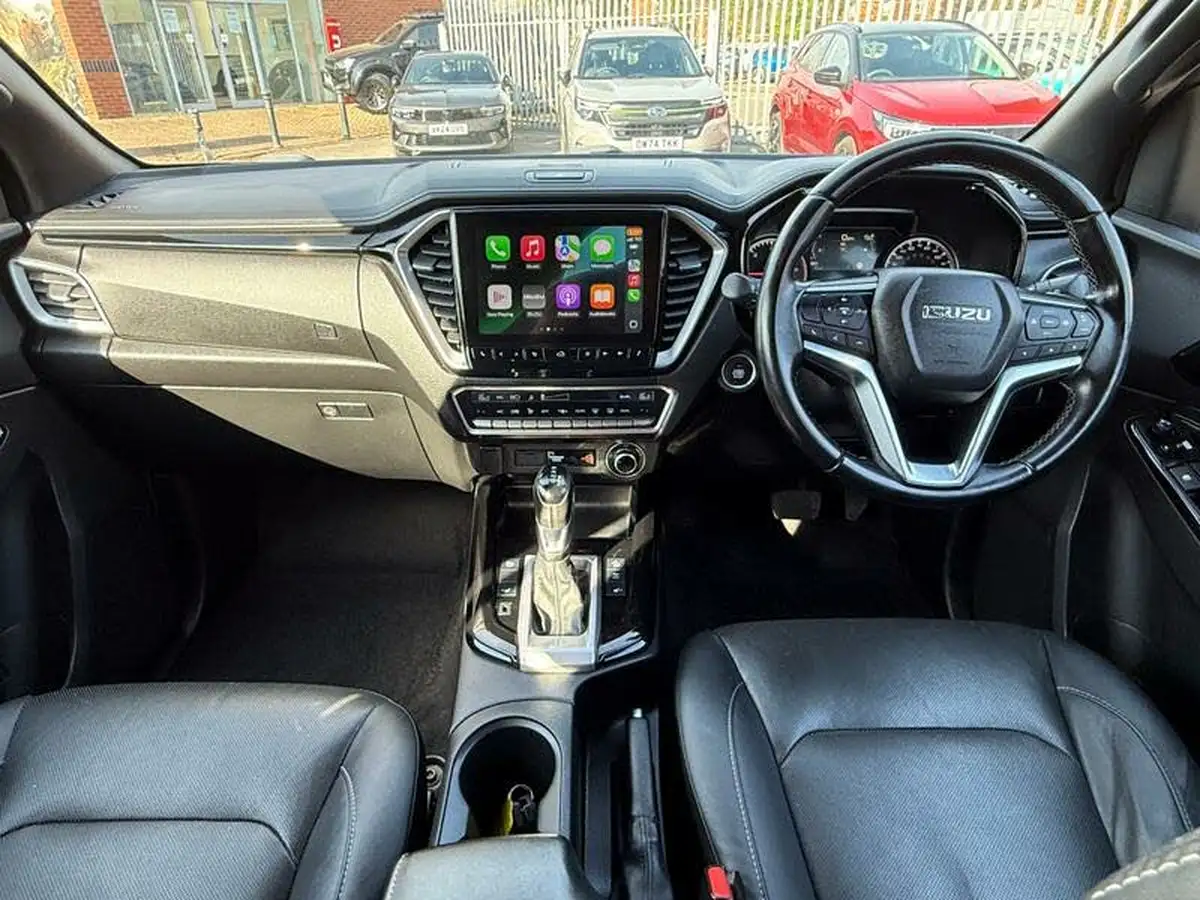 2022-isuzu-d-max-19td-v-cross-pickup-auto-big-13