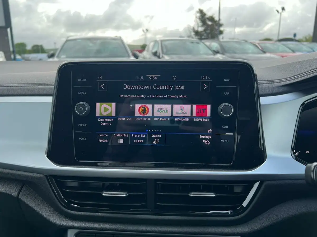 2025-volkswagen-t-roc-15-tsi-match-big-19