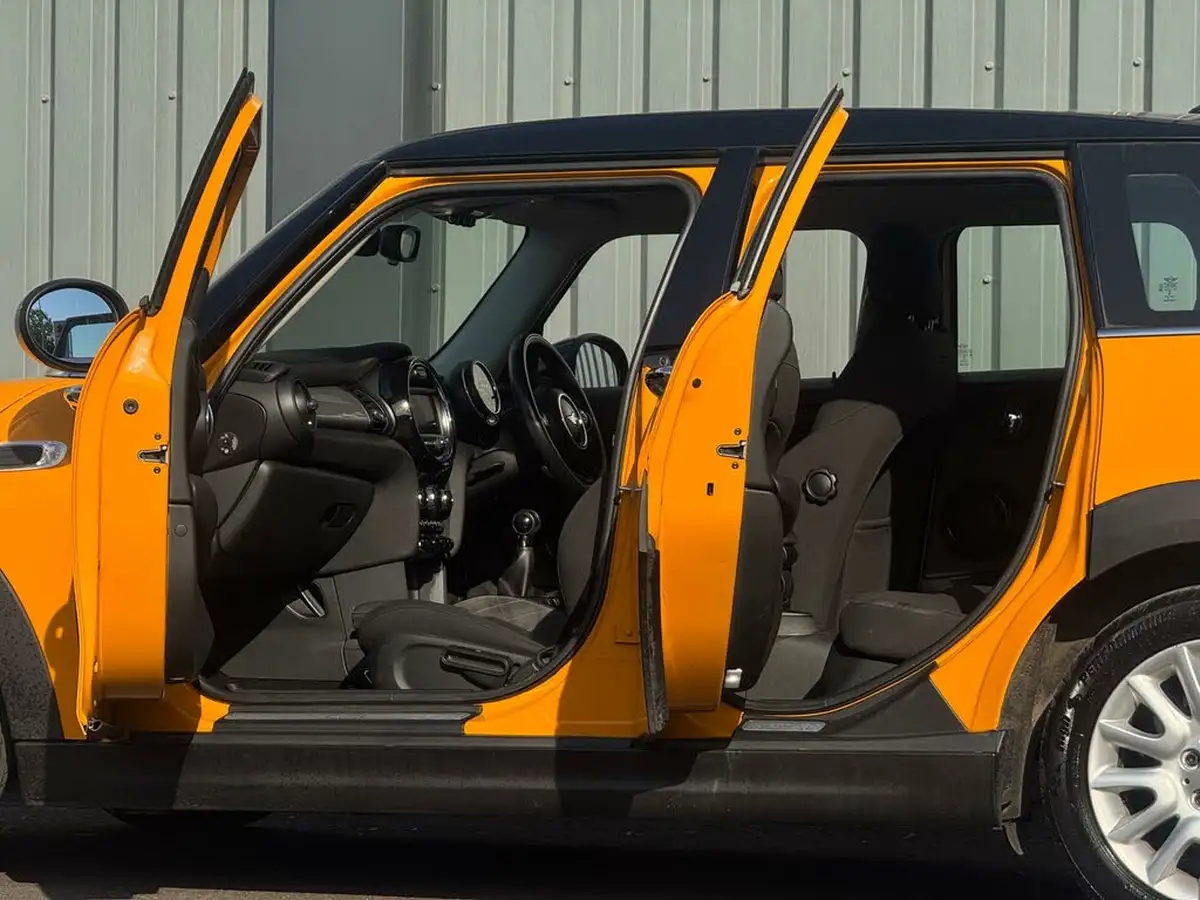 2015-mini-cooper-15-cooper-5d-big-3