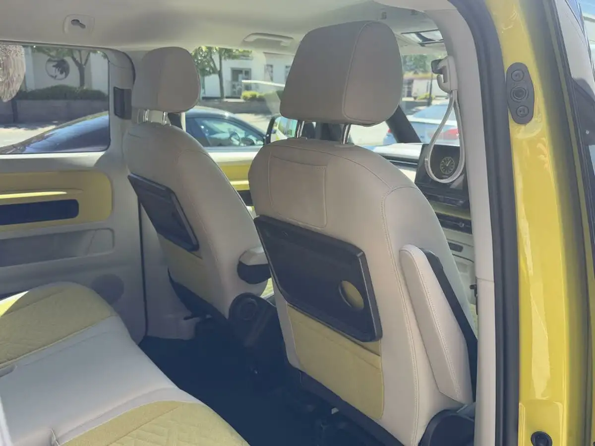 2023-volkswagen-idbuzz-e-style-standard-big-20