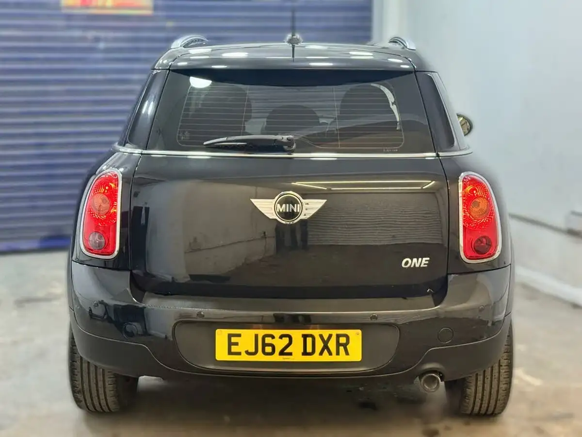 2012-mini-countryman-16-one-98bhp-big-9