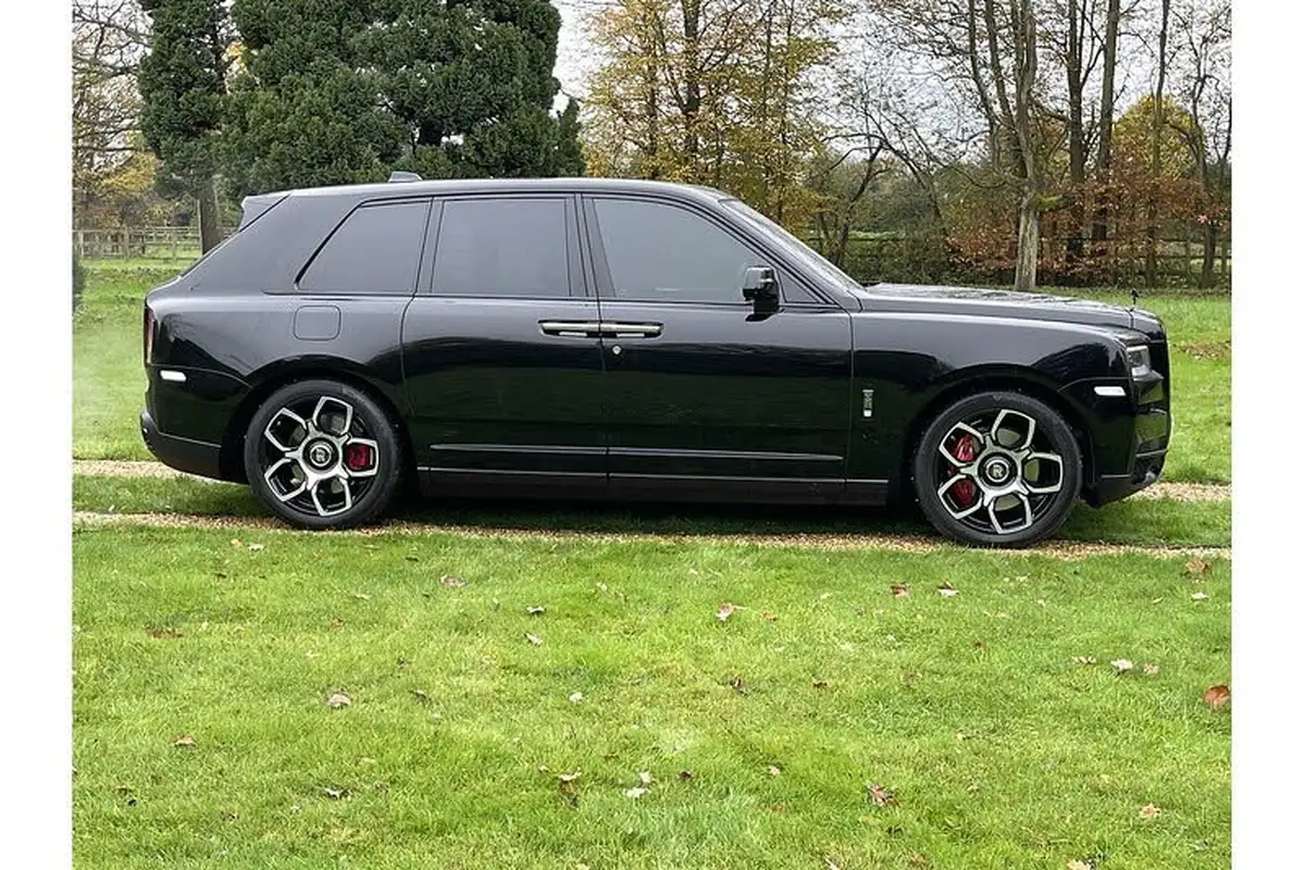 2023-rolls-royce-cullinan-675-black-badge-big-6