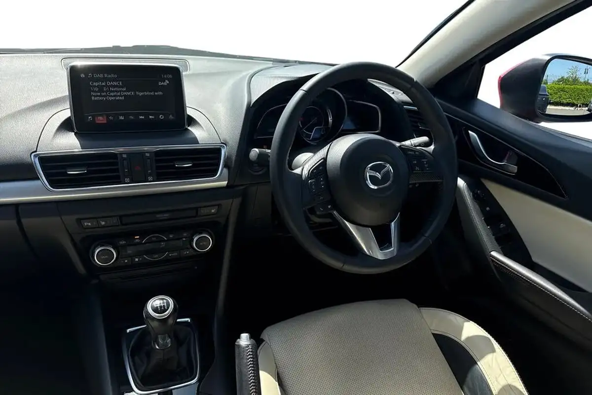 2016-mazda-mazda3-20-sport-nav-120ps-skyactiv-g-hatchback-5d-big-11
