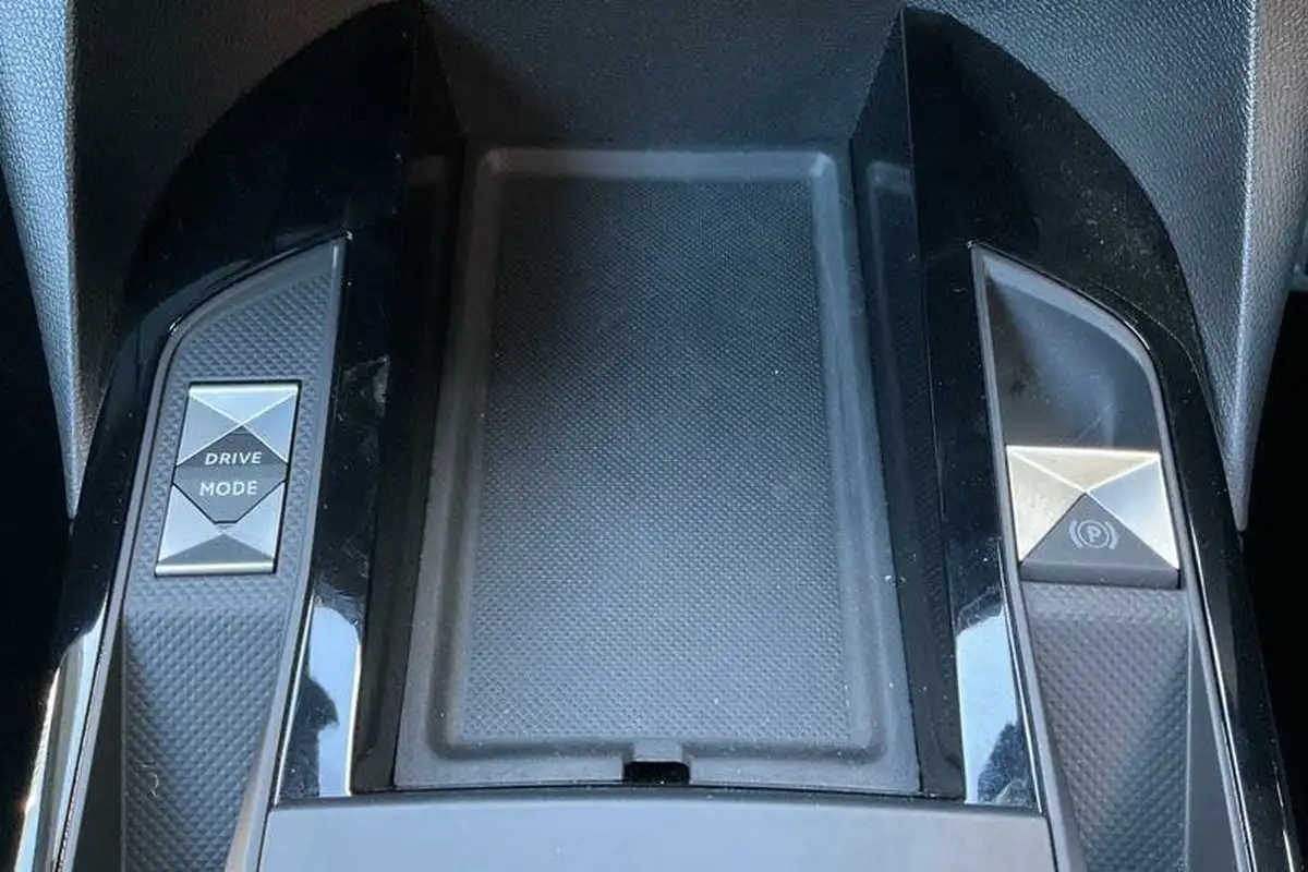 2022-ds-ds-3-crossback-e-tense-rivoli-big-29