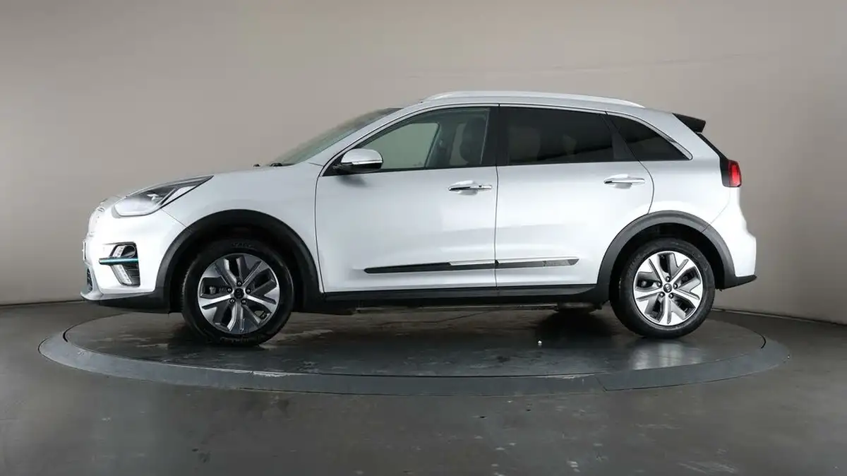 2021-kia-e-niro-ev-4-big-40