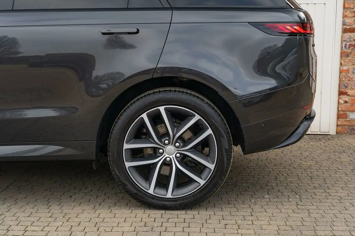 2023-land-rover-range-rover-sport-30-d300-dynamic-se-big-12