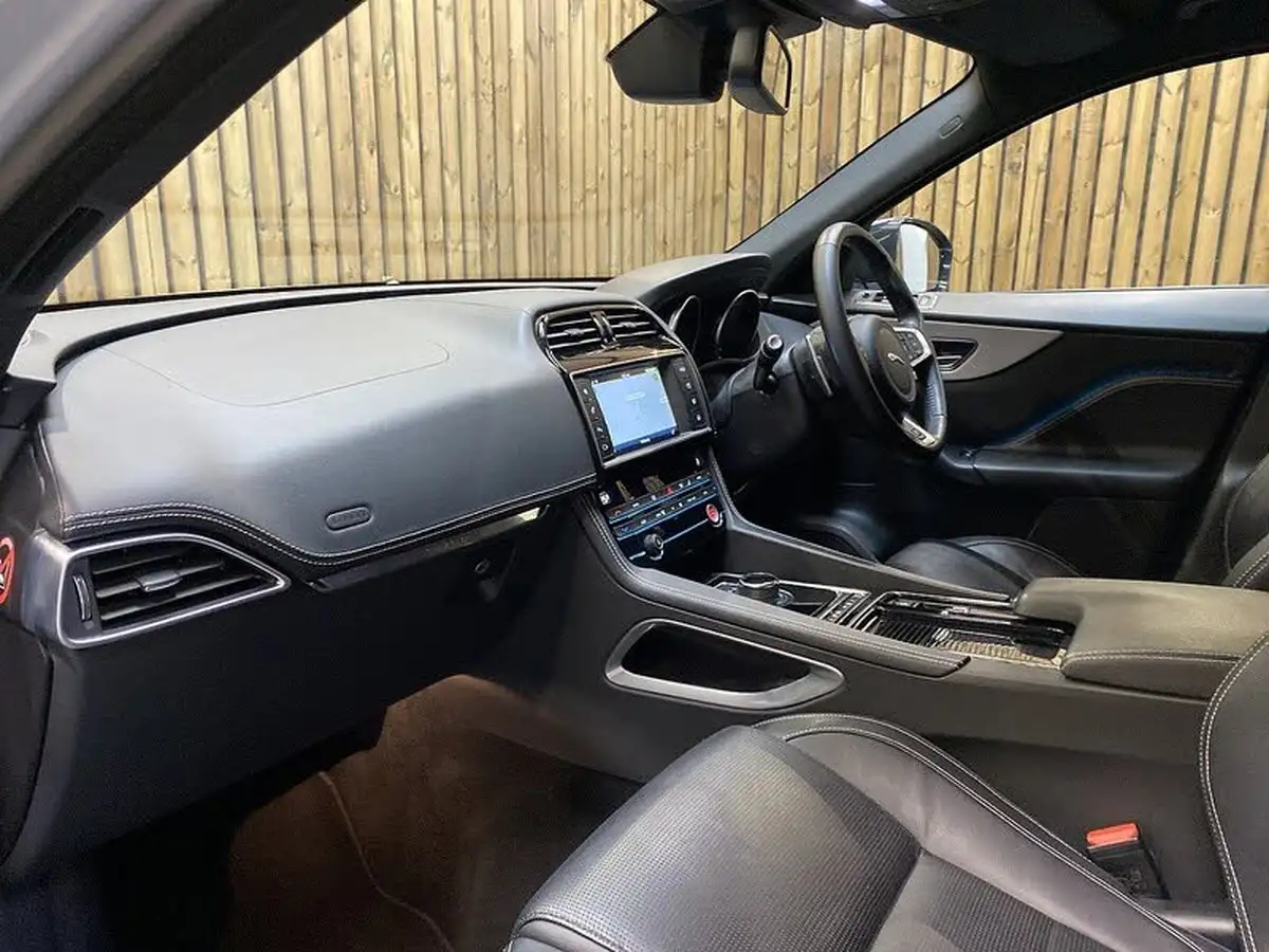 2018-jaguar-f-pace-20-i4d-r-sport-180ps-awd-auto-big-71