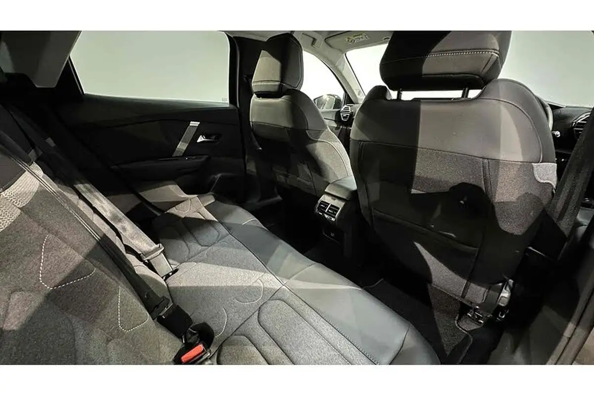 2022-citroen-c4-12-puretech-c-series-edition-big-24