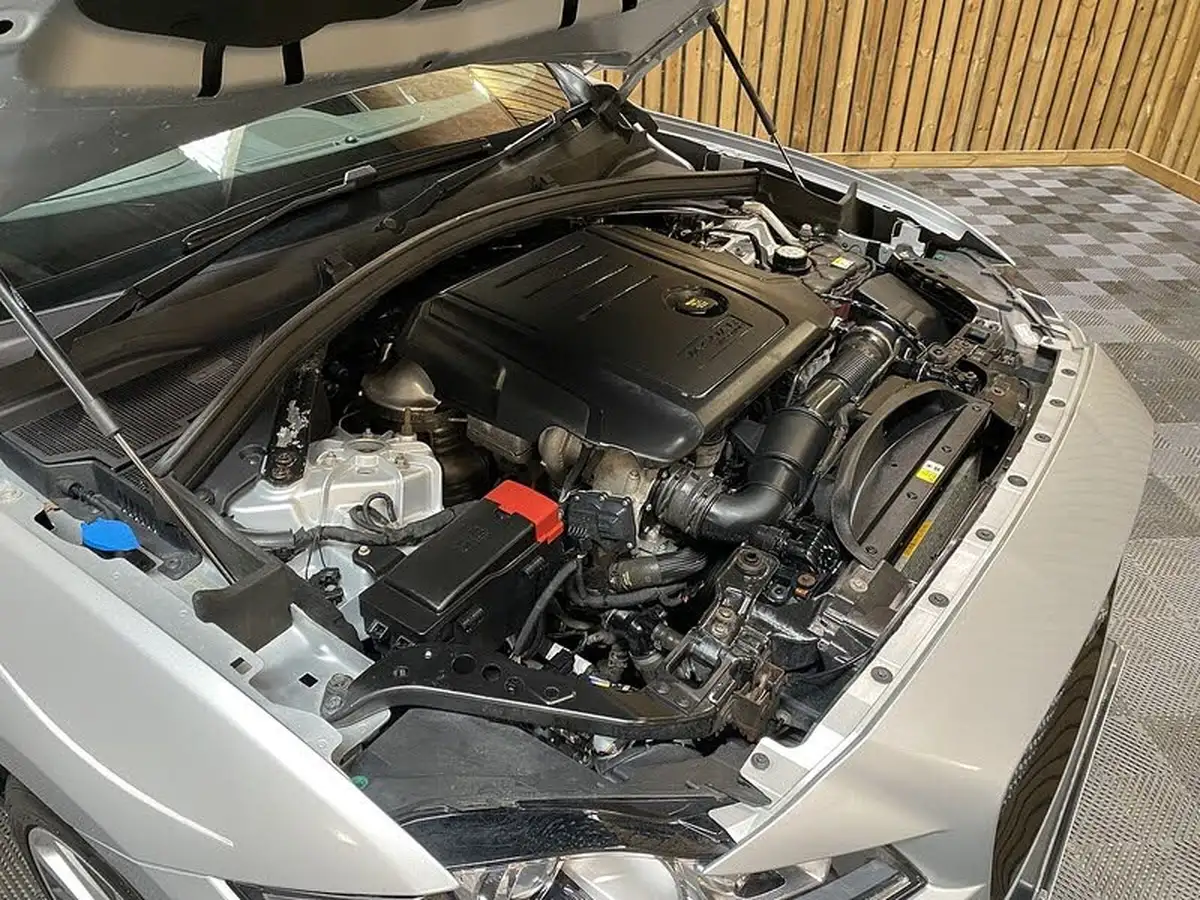 2018-jaguar-f-pace-20-i4d-r-sport-180ps-awd-auto-big-23