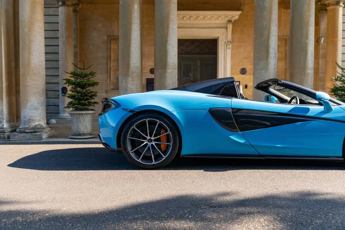 2018-mclaren-570s-38-coupe-big-10