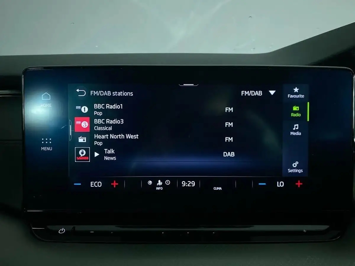 2021-skoda-octavia-14-tsi-se-technology-estate-big-29