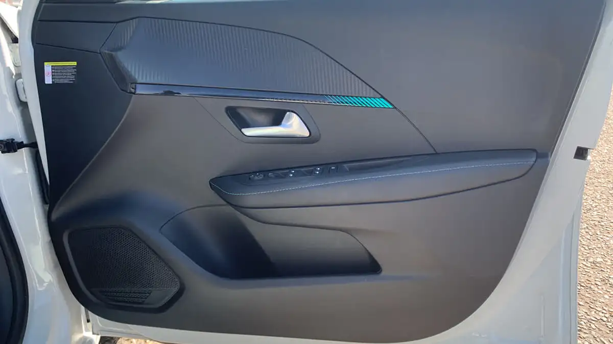 2022-peugeot-208-12-puretech-allure-premium-100bhp-eat8-big-21
