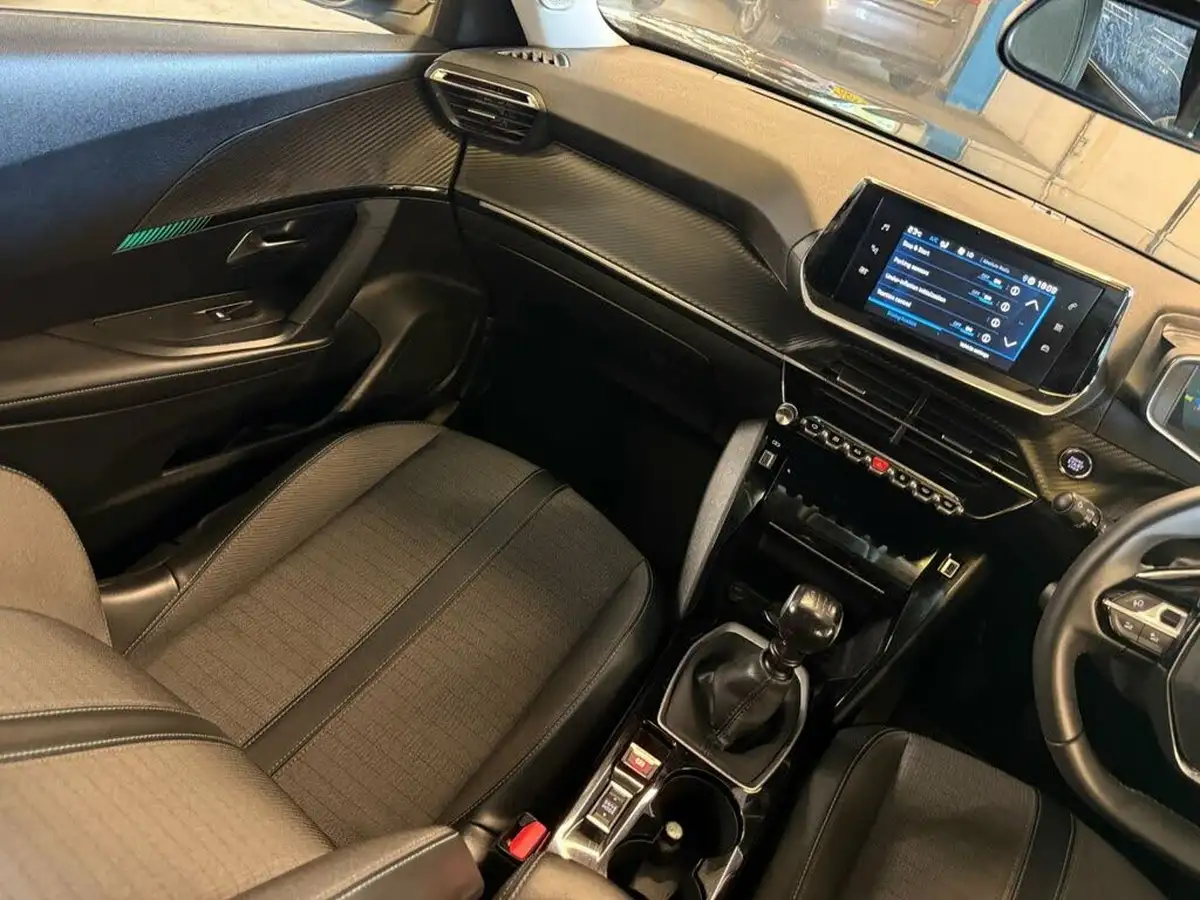 2022-peugeot-2008-suv-12-puretech-allure-premium-100bhp-big-27