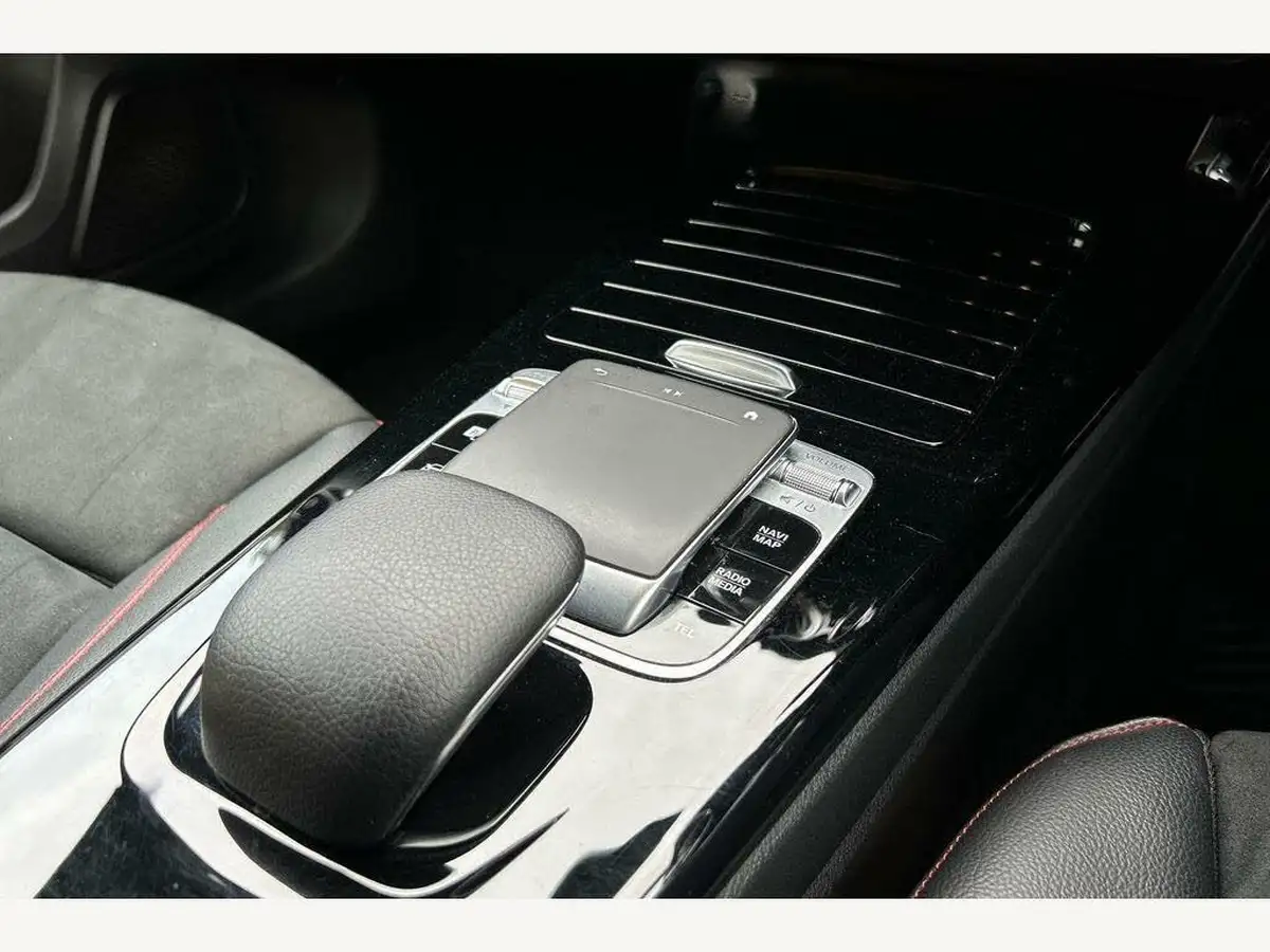2019-mercedes-benz-a-class-20d-a200d-amg-line-executive-hatchback-5d-big-15