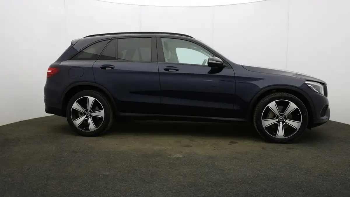 2018-mercedes-benz-glc-class-21d-glc220d-urban-edition-big-45