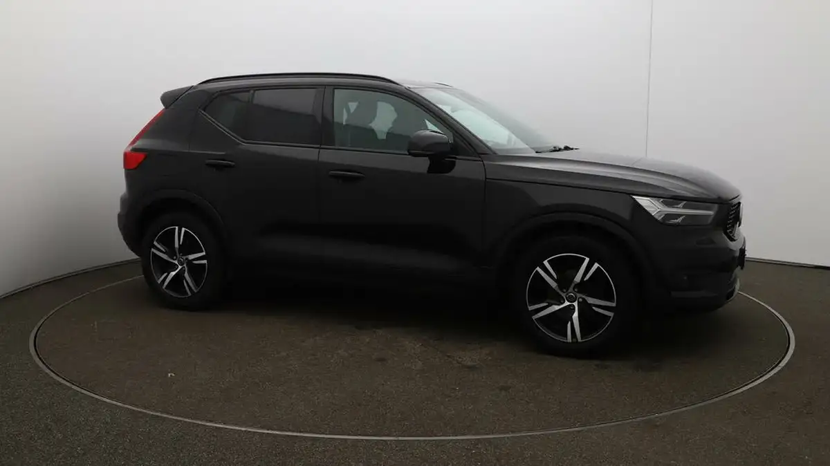 2020-volvo-xc40-15-t3-r-design-big-43