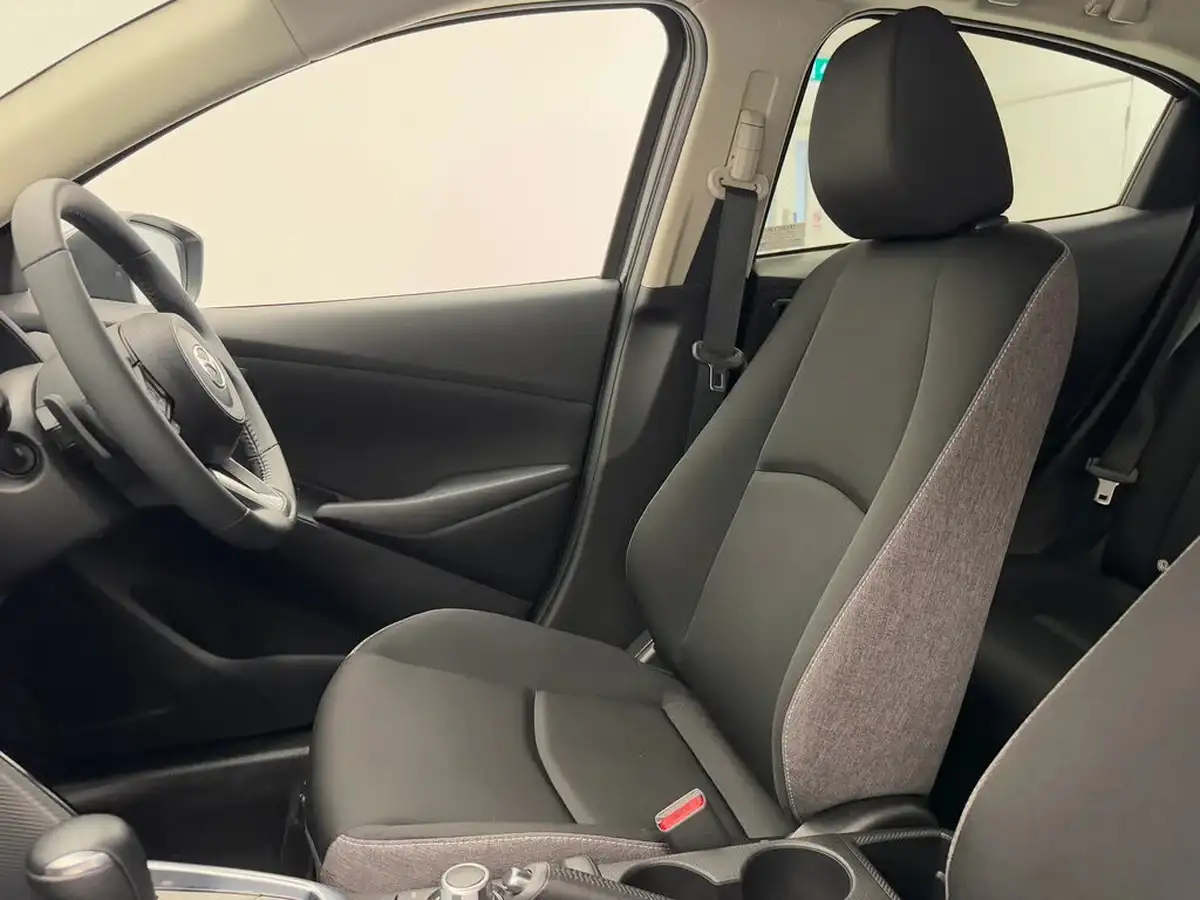 2024-mazda-mazda2-15-skyactiv-g-exclusive-line-big-16