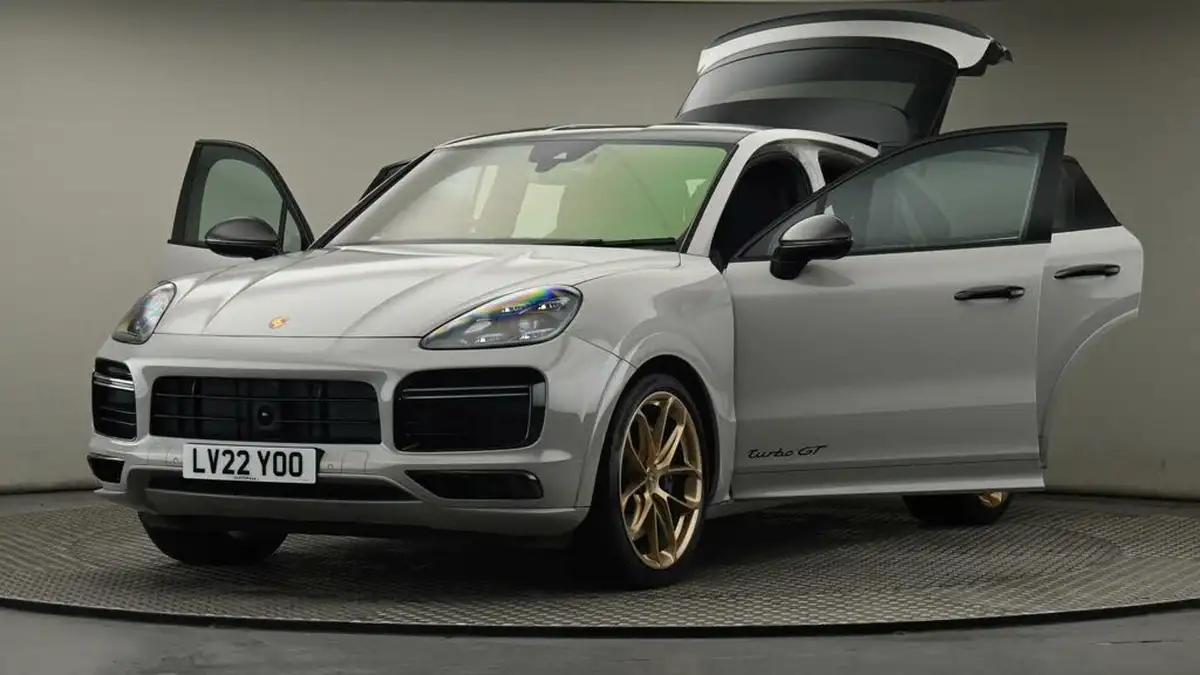 2022-porsche-cayenne-40-v8-turbo-coupe-big-34
