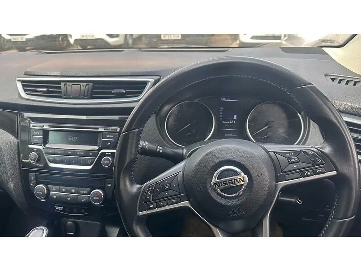 2018-nissan-qashqai-12-dig-t-acenta-xtronic-cvt-big-5