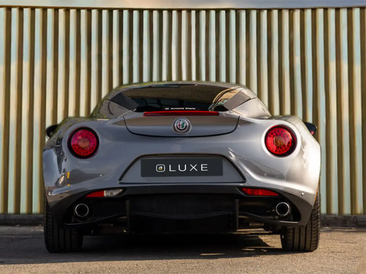 2017-alfa-romeo-4c-18-tbi-big-11