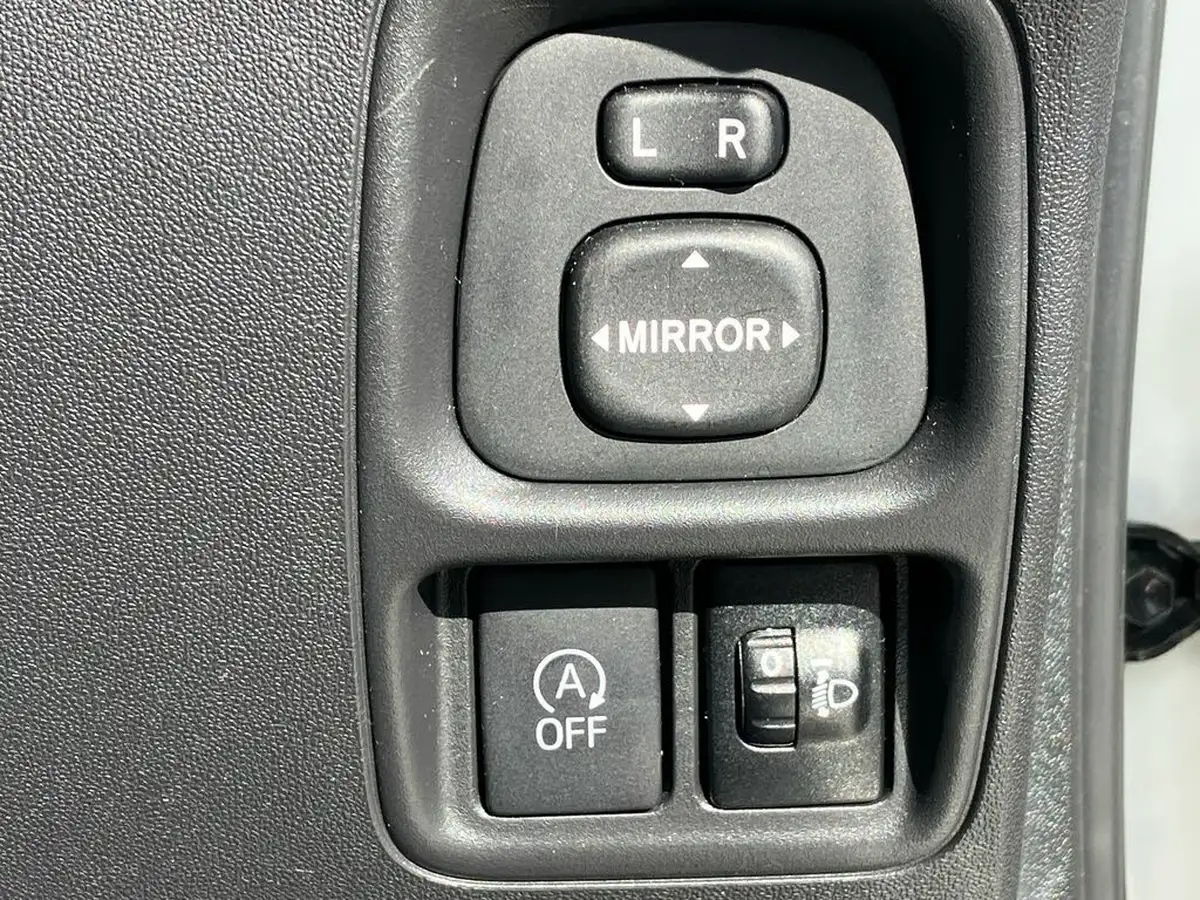 2021-citroen-c1-10-vti-shine-5d-big-35