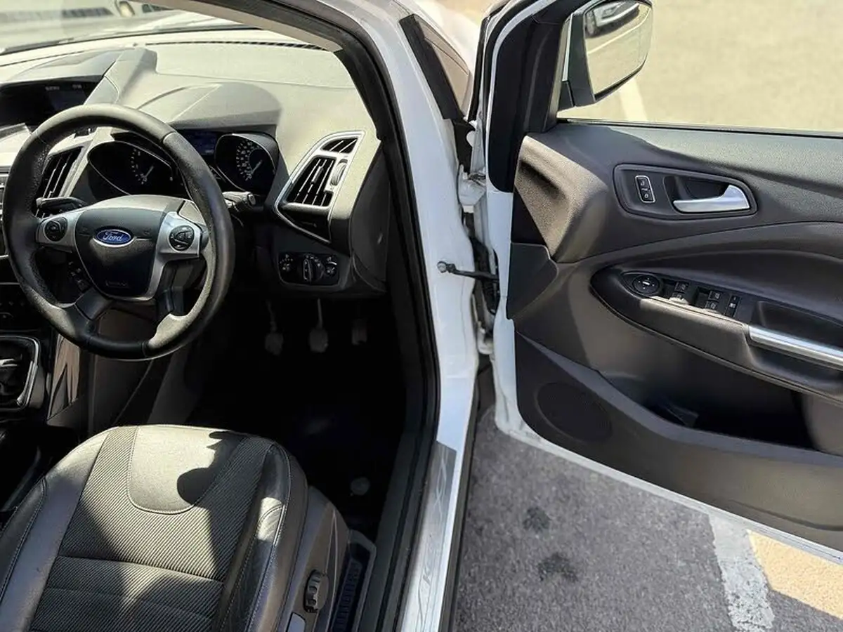 2014-ford-kuga-20tdci-titanium-140ps-big-15