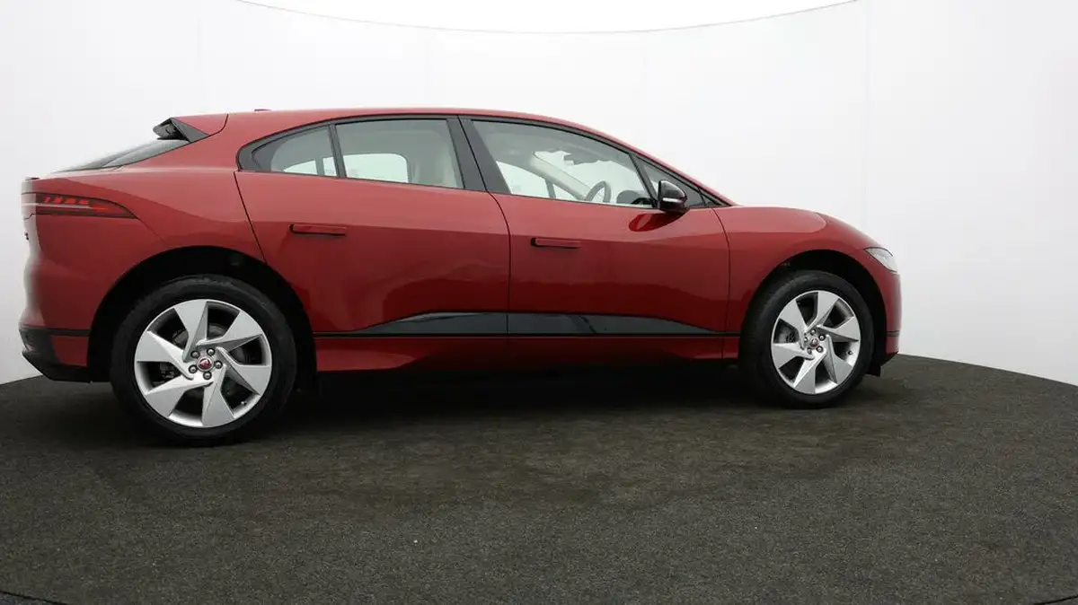 2022-jaguar-i-pace-ev400-se-big-29