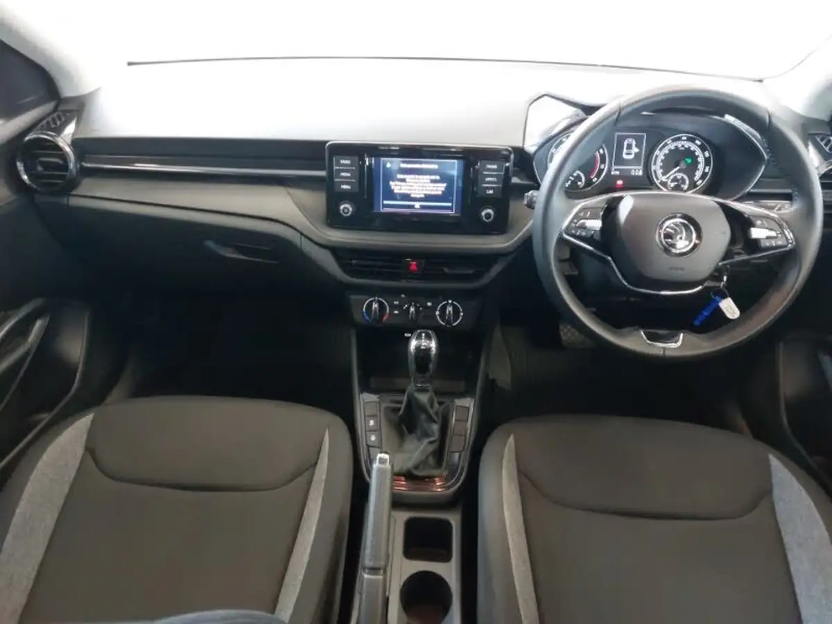 2023-skoda-fabia-10-tsi-se-comfort-110ps-dsg-big-2