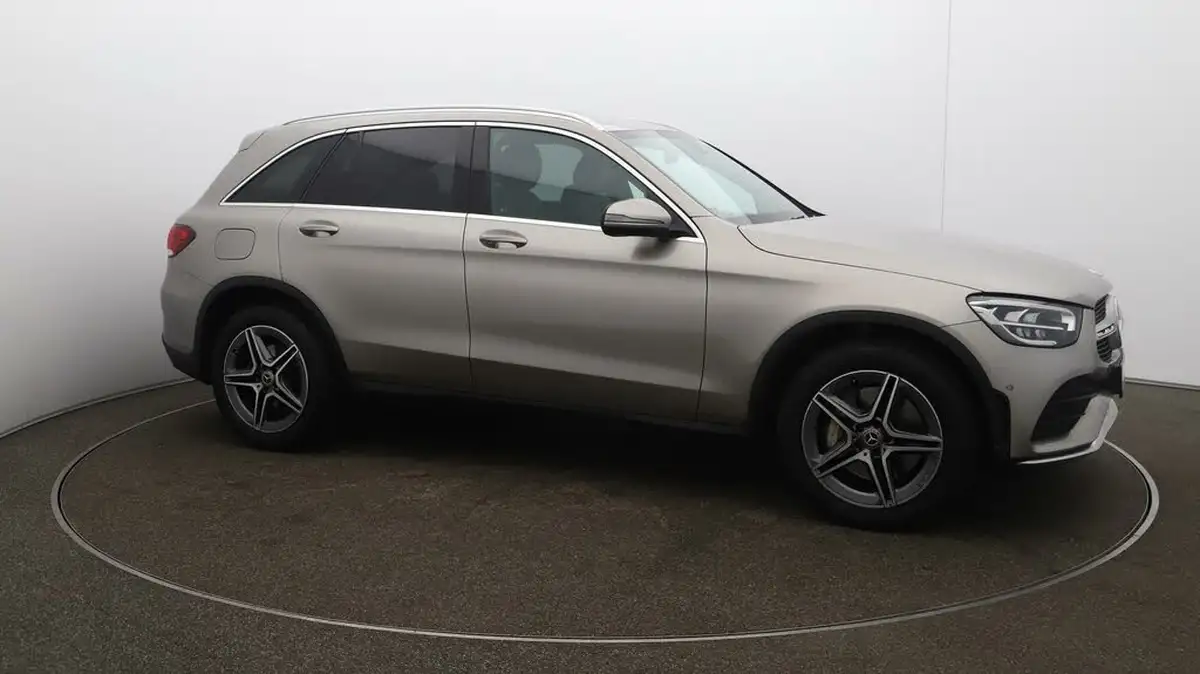 2022-mercedes-benz-glc-class-20d-glc220d-amg-line-195ps-station-wagon-5d-1950cc-4matic-plus-big-39