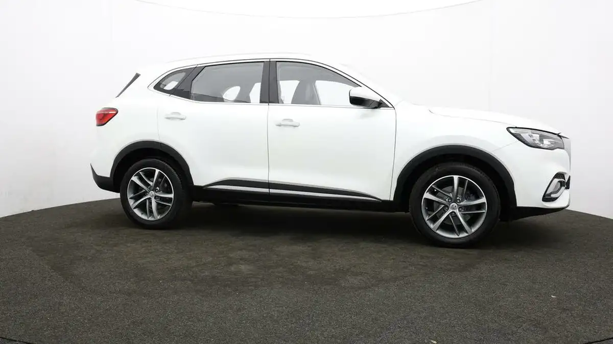 2022-mg-hs-15t-gdi-exclusive-162ps-dct-big-33