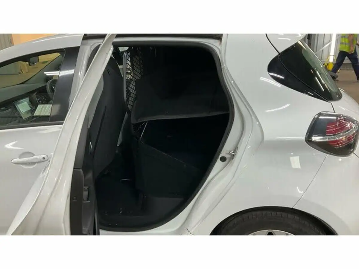 2021-renault-zoe-e-business-big-5