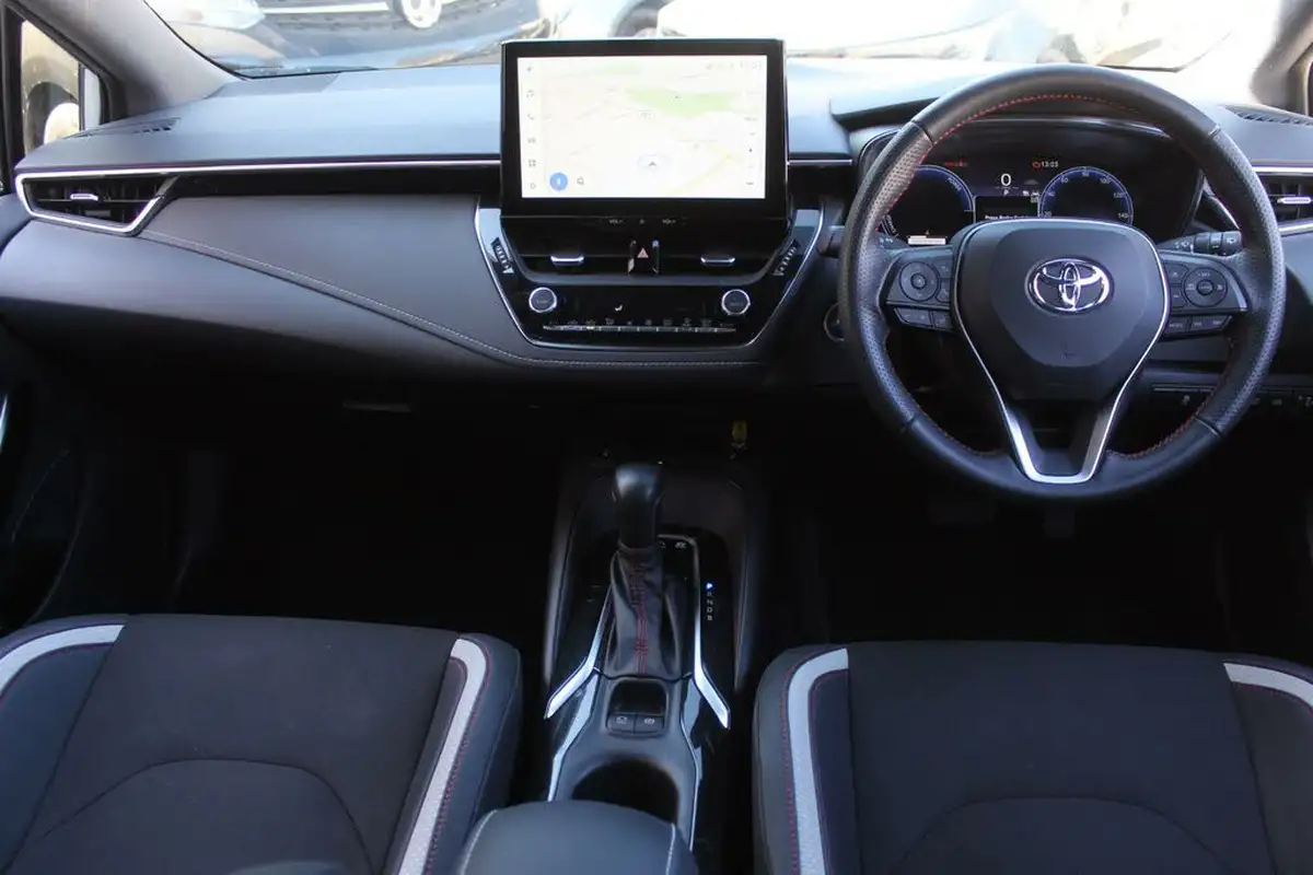 2023-toyota-corolla-18-vvt-i-gr-sport-138bhp-hatchback-big-17