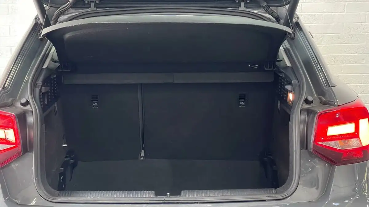 2020-audi-q2-16-30-tdi-technik-s-tronic-big-31