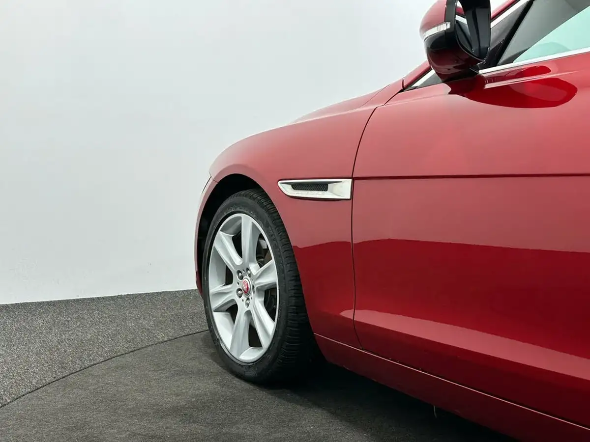 2018-jaguar-xe-20i-portfolio-200ps-1997cc-big-47