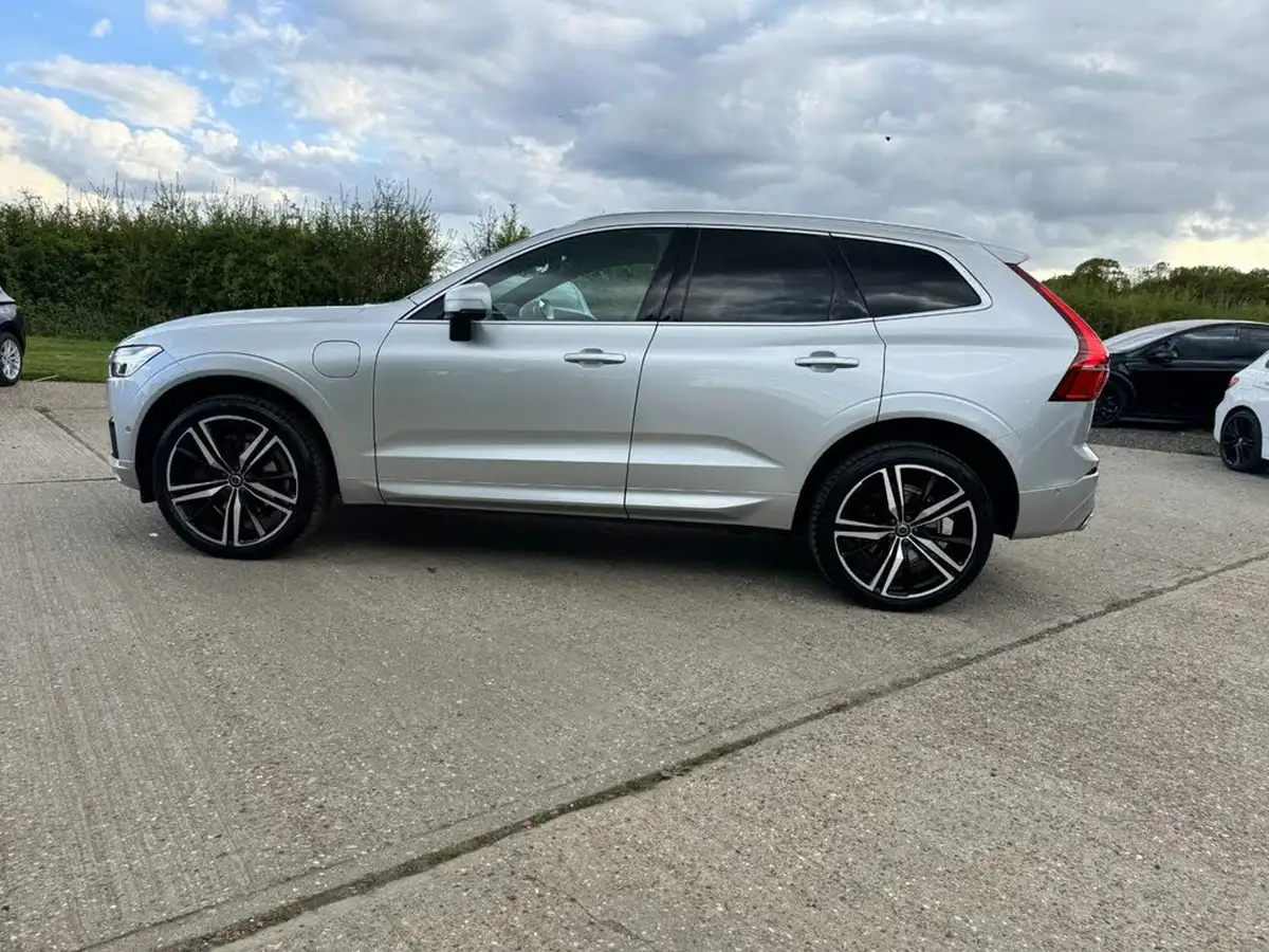 2019-volvo-xc60-20-t8-r-design-pro-big-2