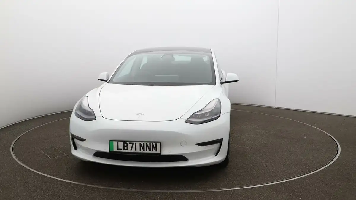 2021-tesla-model-3-e-long-range-awd-big-30