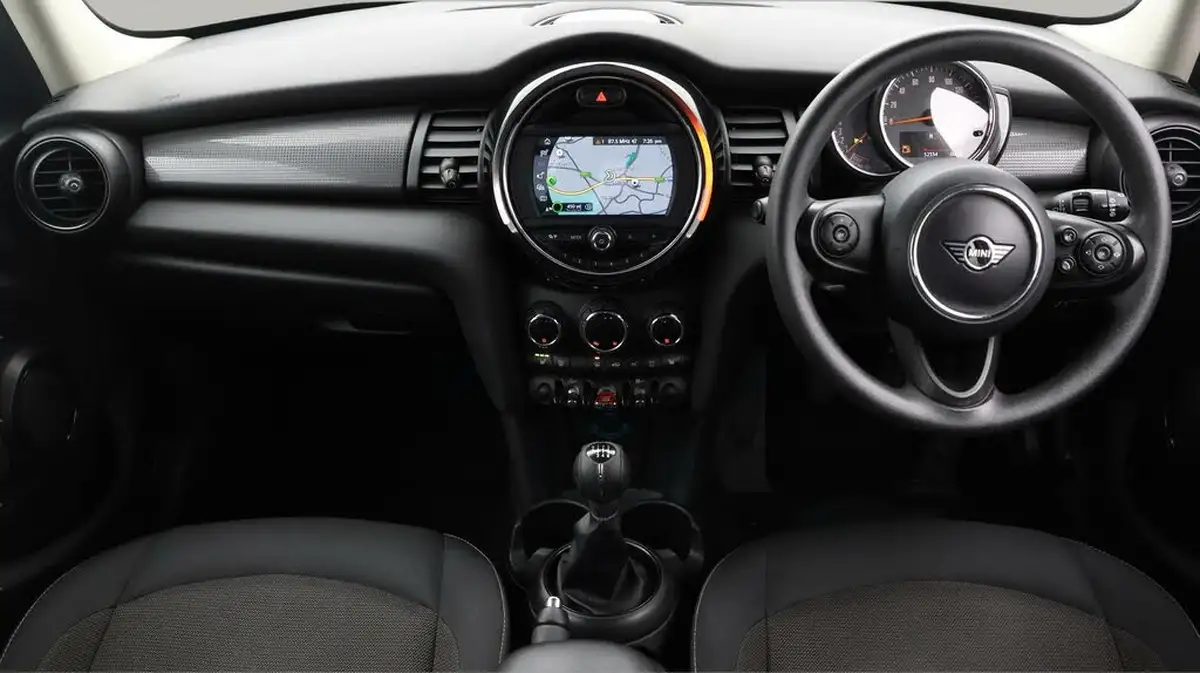 2020-mini-countryman-15-cooper-classic-big-12
