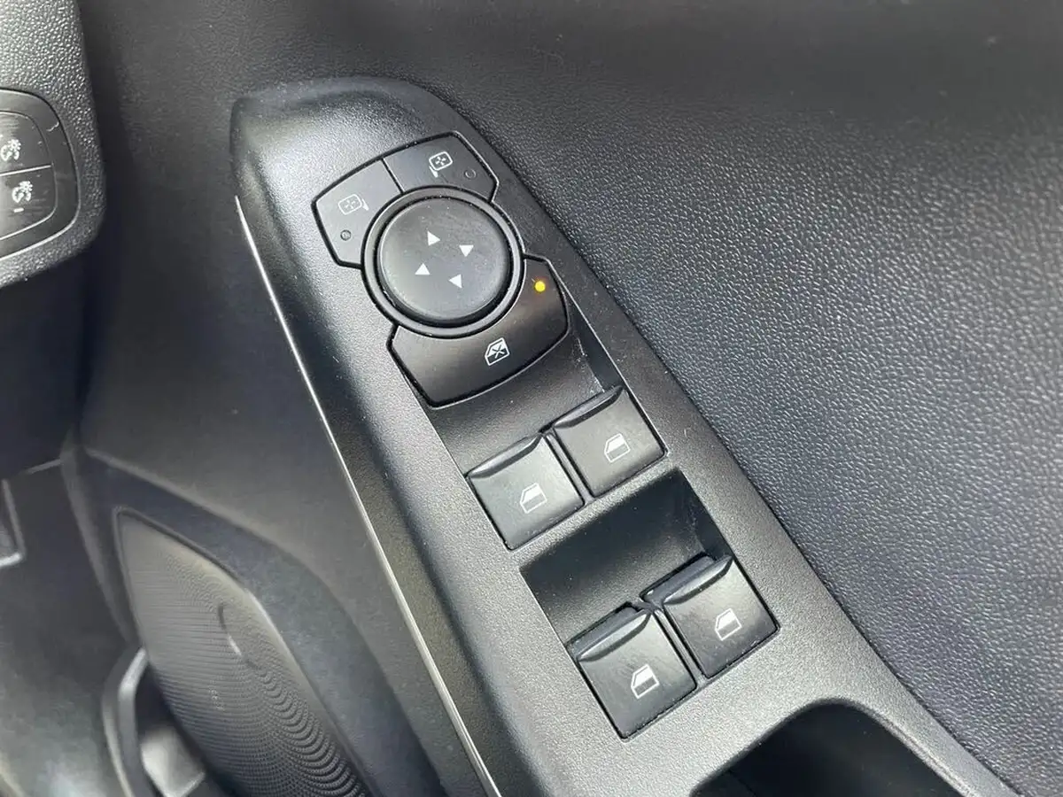 2023-ford-fiesta-10t-active-125ps-hybrid-mhev-big-27