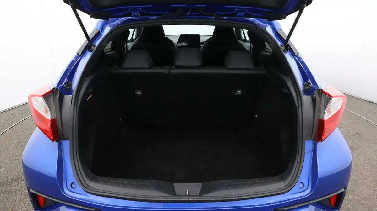 2018-toyota-c-hr-18-vvt-i-design-big-17